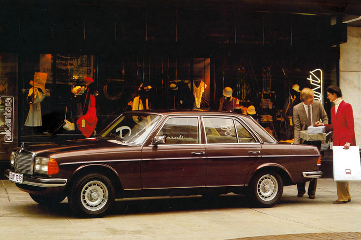 1976年に登場した「W123」。100万kmの使用にも耐えうるという信頼性の高さや、優れた走行安定性と操縦性で人気を博した。