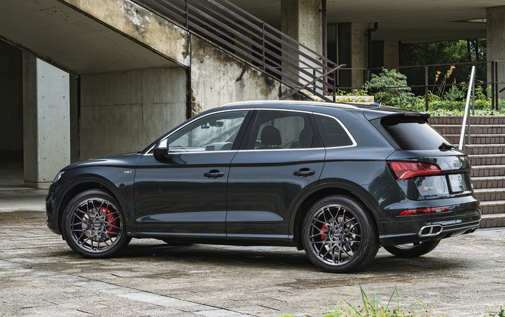 レイズが誇る鍛造ワンピースの高性能ホイール「ボルクレーシング」。その最新作となる「G29」は2024年6月にデビューした。写真はアウディのSUV「SQ5」にG29を装着した様子。