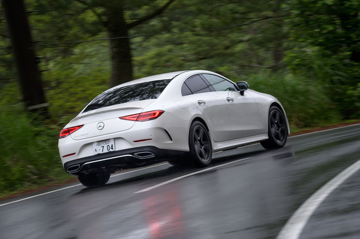 ボディーカラーは、試乗車の「ダイヤモンドホワイト」を含む全15色が用意される。