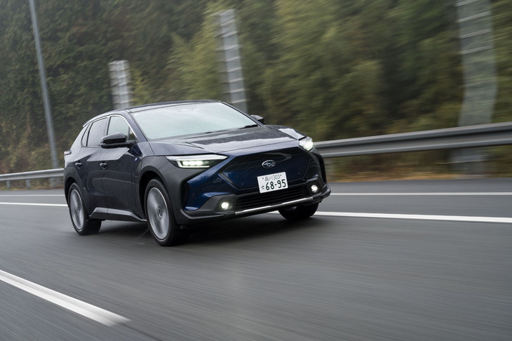 バッテリー残量が100％の状態における、メーター上の走行可能距離は、東京出発時で383km、2日目の出発時で369kmとなっていた。「ソルテラ」の実際の走行可能距離は、おおむね“300km台後半”といったところだろう。