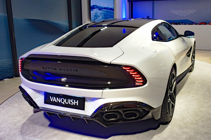 渕野「なんでしょうね。新型『ヴァンキッシュ』のリアって、特に奇をてらったことはしていないんですけど、すごく強く印象に残るんですよ」