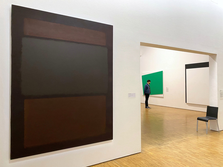 マーク・ロスコ『No.14（闇の上の茶）』1963年。ポンピドゥー・センター蔵。