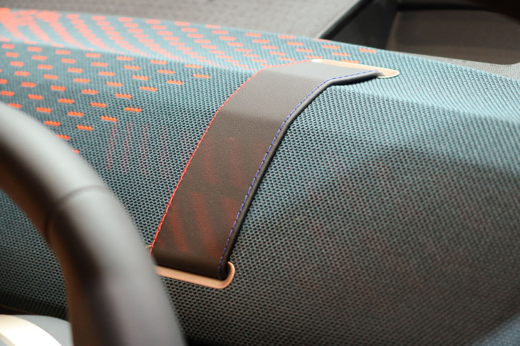 MINIエースマンSE（運転席前方のデコレーション）