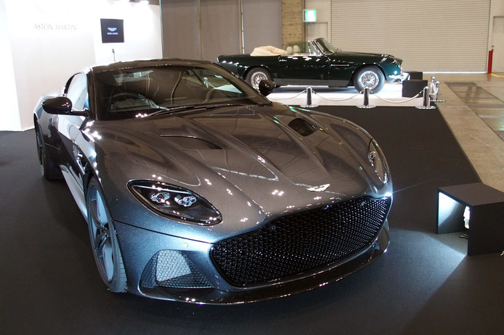 インポーターでは唯一の出展となったアストンマーティン・ジャパンは、最新モデル「DBSスーパーレッジェーラ」と希少な「DB6 Mk2ヴォランテ」を展示した。