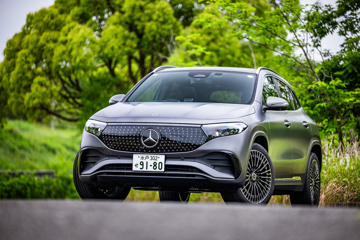 2024年4月に導入が発表された「メルセデス・ベンツEQA」のマイナーチェンジモデル。パワートレインの強化に伴い、グレード名が「EQA250」から「EQA250＋」に変更された。車両本体価格は771万円。