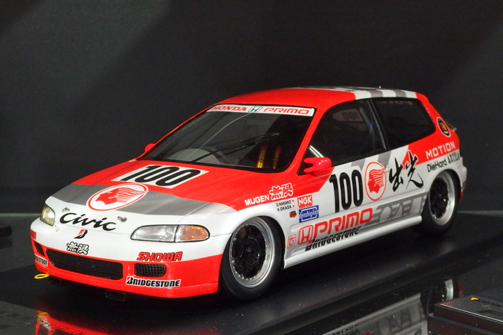 Tarmack Worksのレジン製1/18「出光モーション 無限シビック EG6」。参考出品。