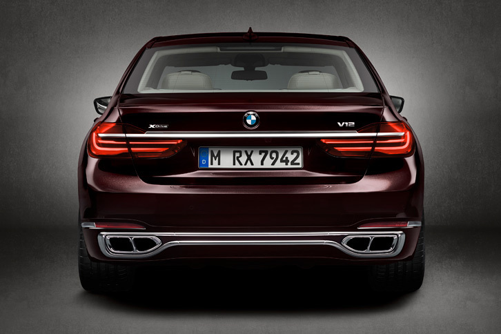 「BMW M760Li xDrive V12 Excellence」（欧州仕様車）