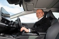 「『カローラ』ではボディータイプで幅を広げましたが、『プリウス』ではキャラクターの違う3種のパワートレインをそろえました」