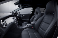 「メルセデス・ベンツGLA」に悪路走破性能を高めた「オフロードエディション」登場の画像