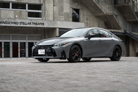 今回の試乗車は「レクサスIS350h“Fスポーツ”」。車両本体価格は635万円。