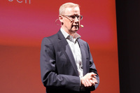 JLRのエイドリアン・マーデルCEO。