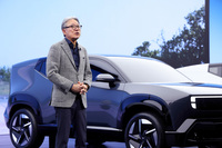 「ジャパンモビリティショー2025」より、本田技研工業の三部敏宏社長。今回の四輪電動化戦略の見直しにともない、ホンダでは員報酬の自主返上および減額も行うとしている。