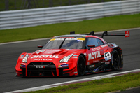 No.23 MOTUL AUTECH GT-R（松田次生／ロニー・クインタレッリ）。追い上げを見せるも、逆転勝利はならず。