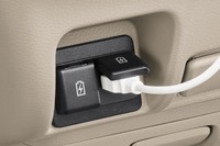 今回全車に標準装備されたUSB電源ソケット。