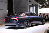 「レクサスLF-FC」