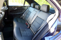 2：1分割可倒式のリアシート。（E250 アバンギャルド）