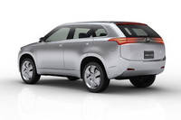 足まわりは、フロントがマクファーソンストラットで、リアがマルチリンク式。エアサスペンションを備える。