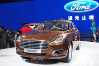 「フォード・エスコート」