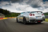 月に1度の特別なメールマガジン『月刊webCG通信』　頂上対決！ 「ホンダNSX」と「日産GT-R」の画像