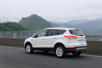 ボディーサイズは全長×全幅×全高＝4540×1840×1705mm。国産車でいえば「マツダCX-5」や「スバル・フォレスター」などに近い大きさで、日本の道路事情でも痛痒（つうよう）を感じることはない。（写真＝荒川正幸）