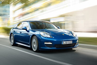 「パナメーラSハイブリッド」