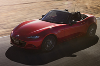 新型「マツダ・ロードスター」
    