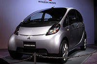 「i（アイ）」コンセプトのイメージを踏襲した軽乗用車