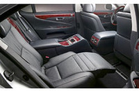 新型「レクサスLS」世界初公開、初の8段AT＆ロングバージョン登場【デトロイトショー06】の画像