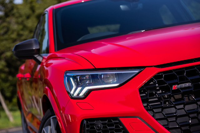 アウディRS Q3スポーツバック（4WD/7AT）【試乗記】 エンジン回してる