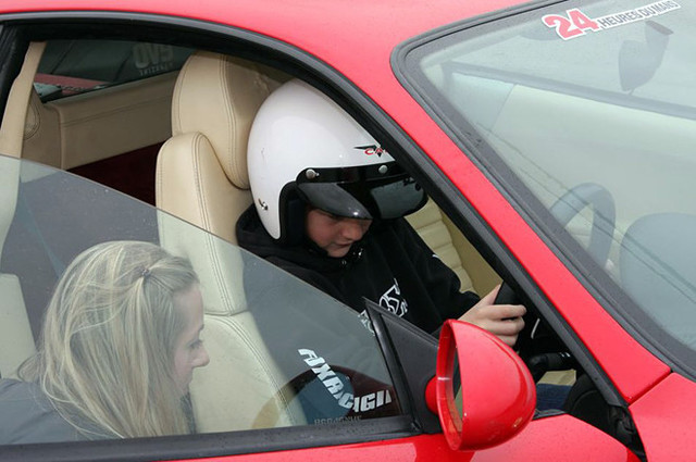 第100回 小学生が続々フェラーリ メルセデスで運転デビュー その裏にある深 いワケ マッキナ あらモーダ Webcg
