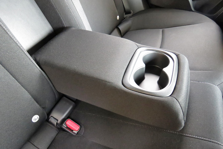 ホンダ・シビックハッチバック（リアセンターアームレスト）