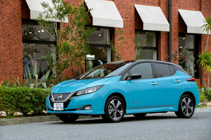 2019年1月に発表された「リーフe＋」は、標準車に対しバッテリー容量が55％アップ。ボディーサイズは全長や全幅に変更はなく、全高が5mm高くなったのみ。