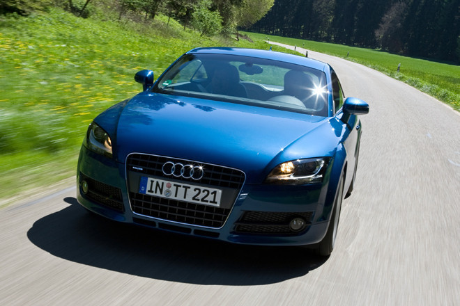 アウディTTクーペ 2.0 TDI クワトロ（4WD/6MT）【海外試乗記】