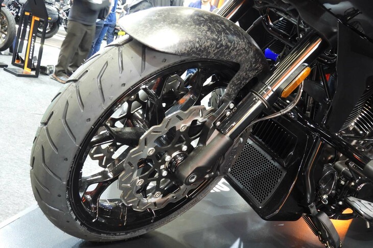 ハーレーダビッドソンCVOロードグライドST