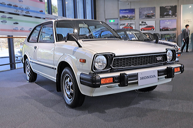 1979年に登場した2代目「シビック」。展示車は3ドアの上級グレード「CX」だ。