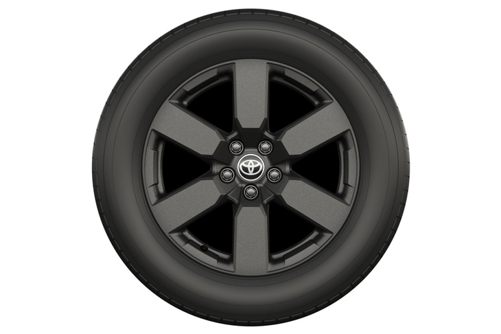 「RAV4アドベンチャー」に標準で装備される18インチホイール。