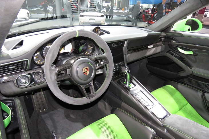 ポルシェ911 GT3 RSヴァイザッハパッケージ装着車（インテリア）