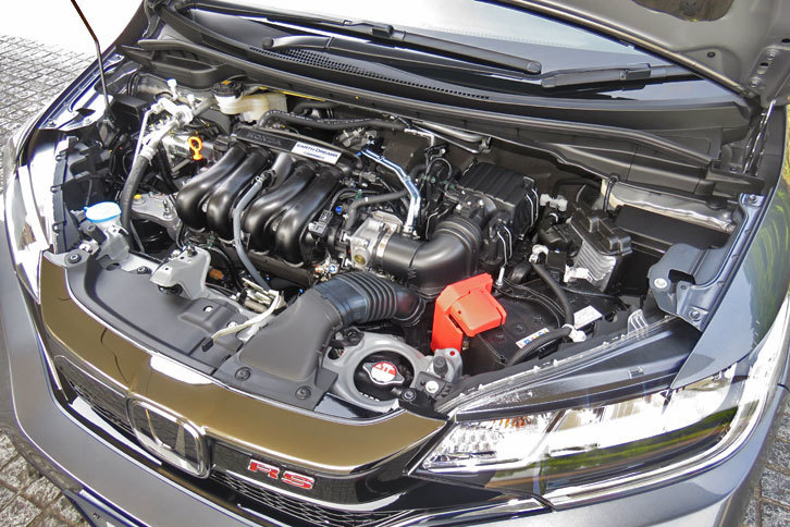 ホンダ・フィットRS Honda SENSING（エンジン）