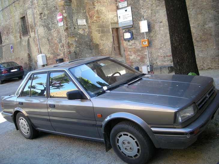 「日産ブルーバード（日本名：オースター）」。2010年にシエナにて。