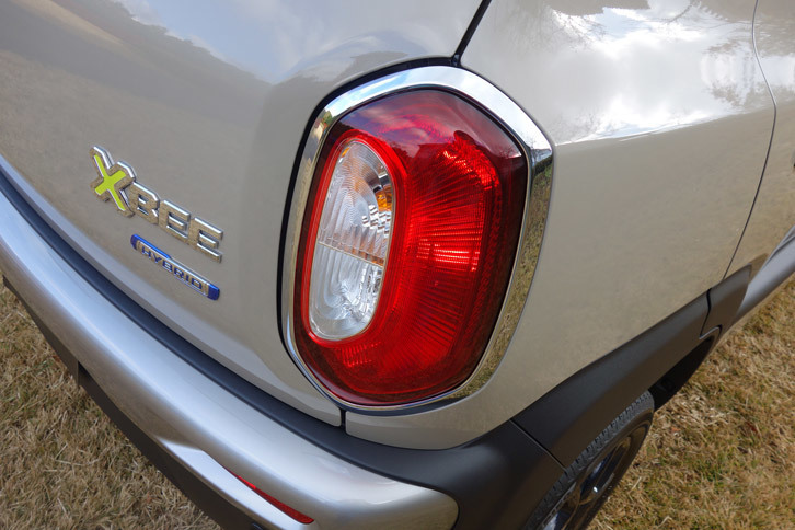 スズキ・クロスビー ハイブリッドMZ（リアコンビランプ）