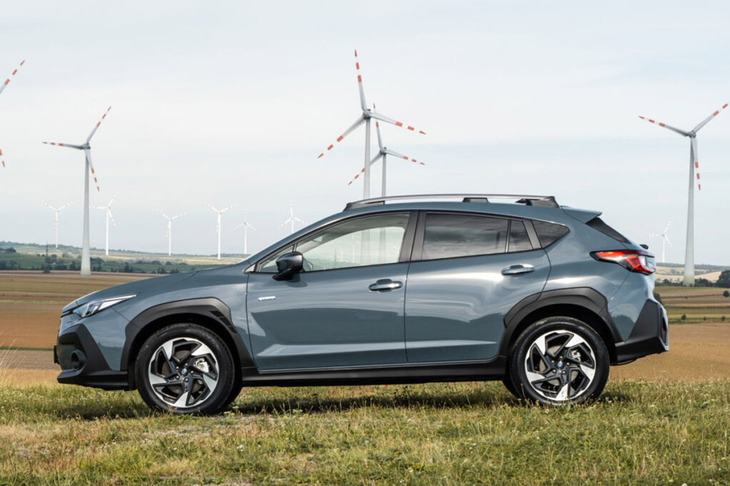 新型「クロストレック」は、従来型よりも1cm短く、1.5cmスリムになっている。