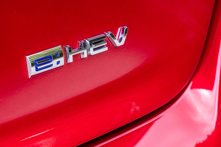 ホンダ・アコード（リアの「e：HEV」エンブレム）