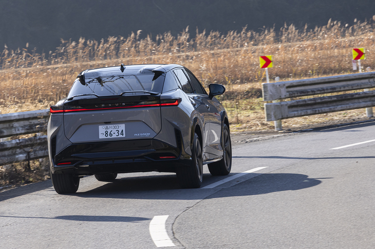 レクサスRZ550e“Fスポーツ”