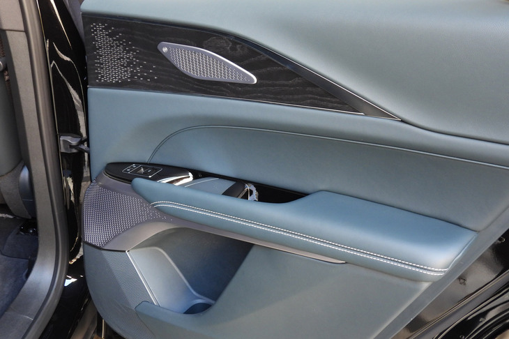 キャデラック・リリック（リアドアコンソール）