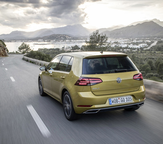 最高出力150psの1.5リッターモデルは、欧州複合モードで20.0km/リッターの燃費を記録する。コースティング機能を追加し、よりよい燃費を実現する「ブルーモーション」仕様も現在開発中とのこと。