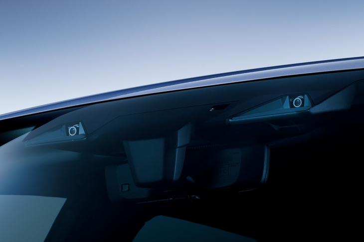 「新世代アイサイト」の広角ステレオカメラ。