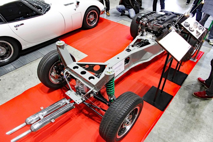 ビンテージカーヨシノが出展していた「トヨタ2000GT」のベアシャシー。「ロータス・エラン」に範を取ったX型フレームに国産初の直6 DOHCエンジンを搭載。