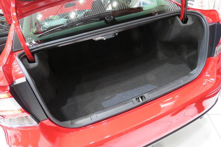 スバル・インプレッサG4（トランクルーム）
