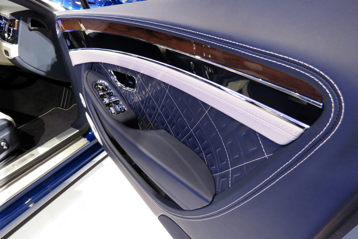 ベントレー・コンチネンタルGT（ドアインナーパネル）
