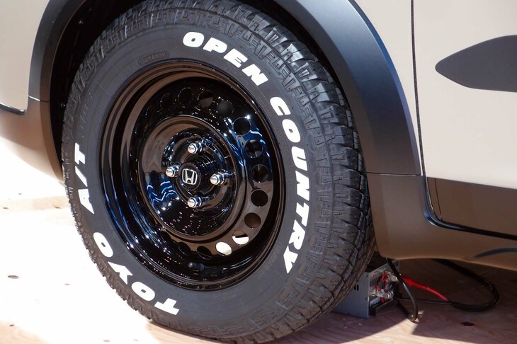 ホンダ・フィットe：HEVクロスター カスタム（フロントホイール）